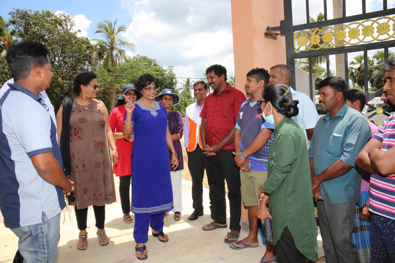 05 B - Youth in conversation with John Keells and World Vision Lanka team at the renovated playground-min-min