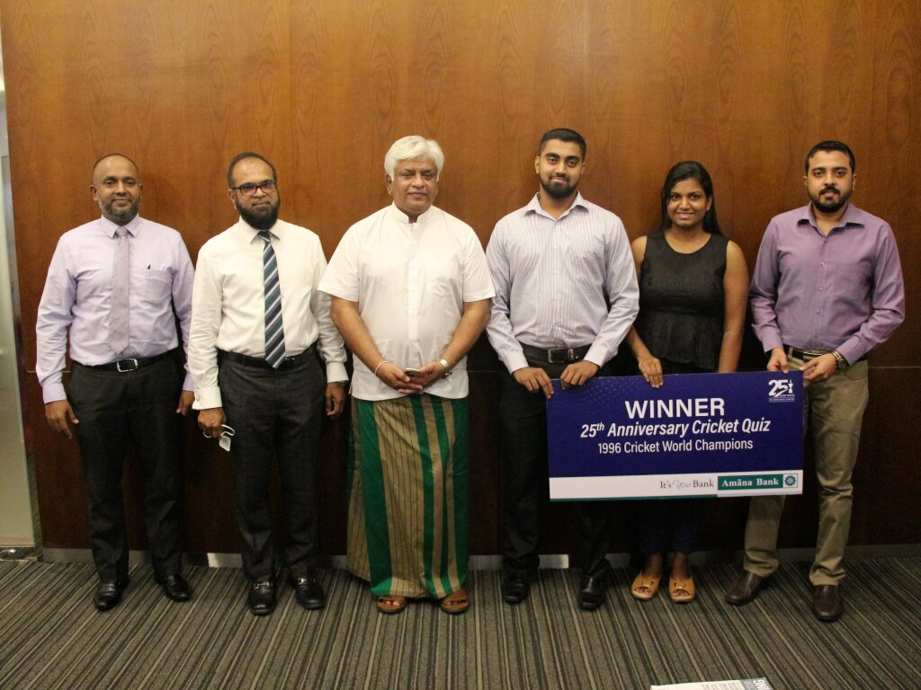 Recognizing the winners from left to right Amana Bank VP Retail Banking & Marketing Siddeeque Akbar, CEO Mohamed Azmeer,Hon