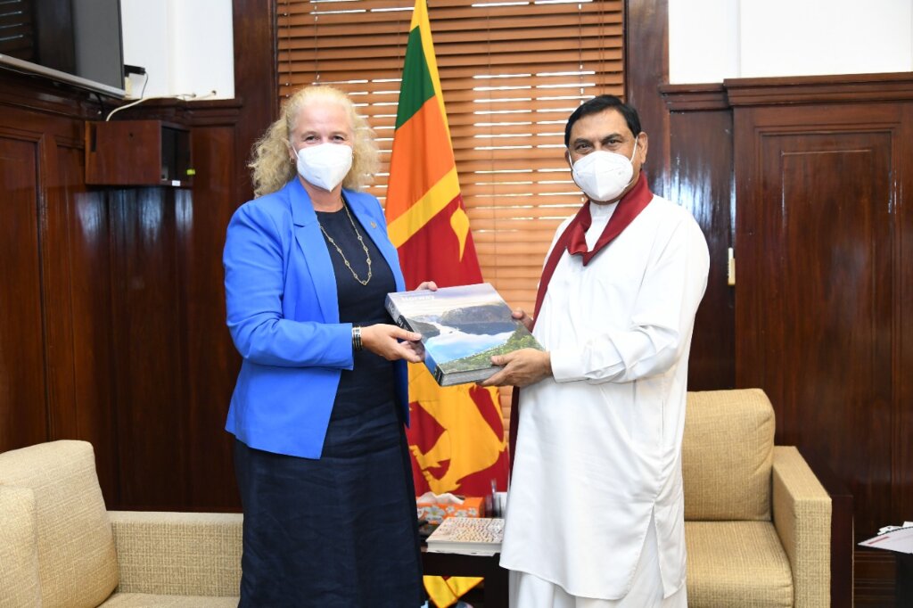 Norwegian Ambassador calls on the Finance Minister