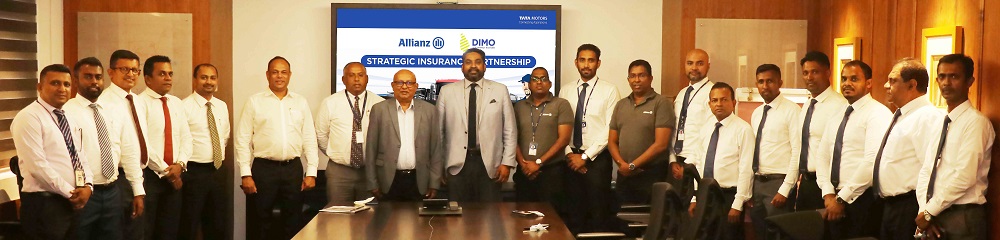 The-representatives-of-DIMO-and-Allianz-Insurance-Lanka-Ltd-at-the-partnership-launch-4.jpg
