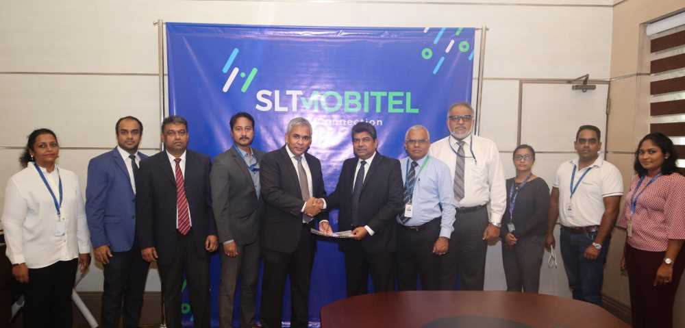 SLT-Mobitel inking the collaboration (LBN Fill)