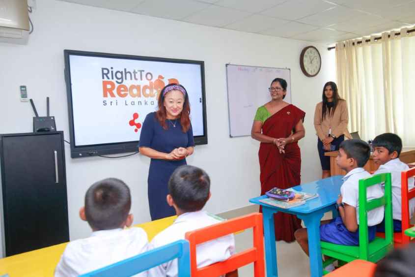 H. E. Julie Chung, US Ambassador to Sri Lanka, engages with children from Susamayawardhana Vidyalaya, Borella, during her visit to the school. (LBN)