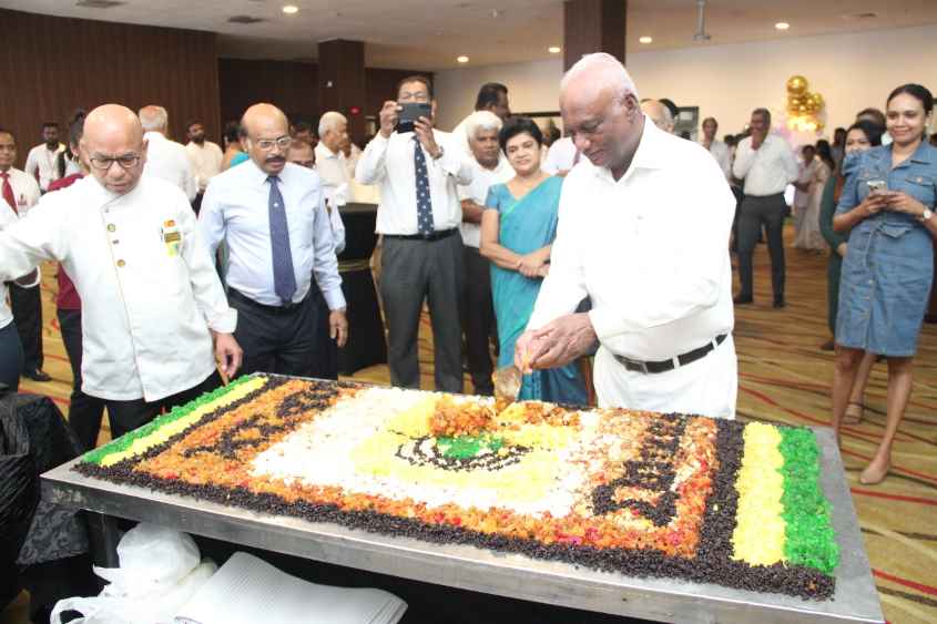 Nawaloka hospitals Annual Chrismas cake mixing ceremony (LBN)