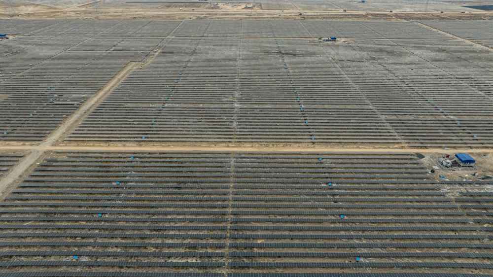 Bi-facial solar modules installed at Khavda (LBN)