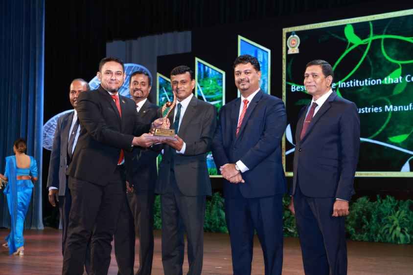 1- Aazim of Lumala receiving award (LBN)