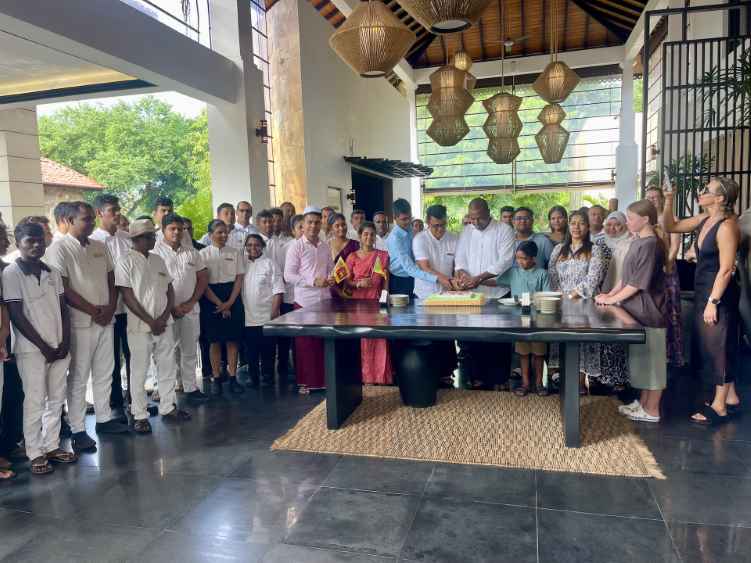 1- Cake cutting with guests and staffs (LBN)