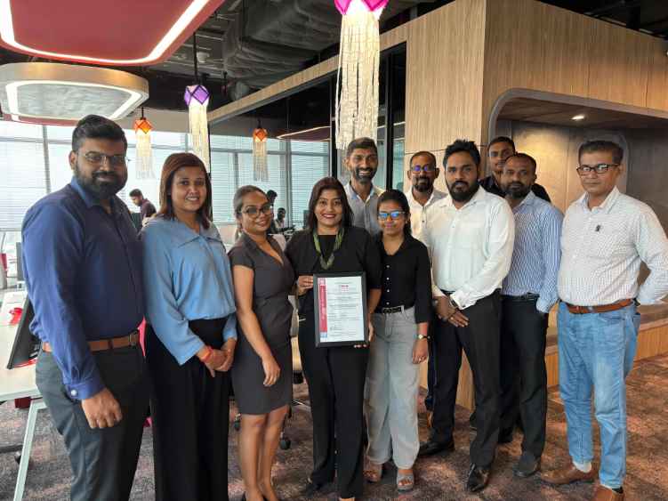 The-OREL-IT-Team-with-the-Certification-LBN.jpeg