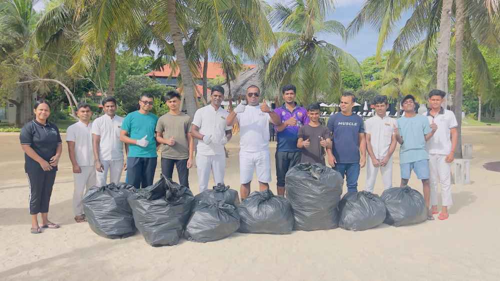 1-Sun-Siyam-Resorts-cleanup-with-staffs-LBN.jpeg