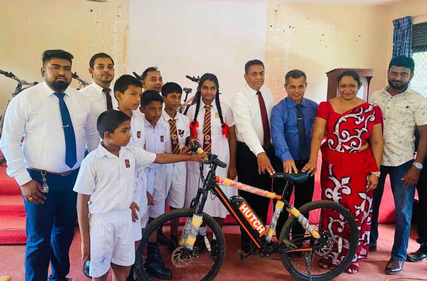 HUTCH-and-Ministry-of-Education-Empower-Students-with-Green-Mobility-in-Anuradhapura-LBN.jpeg