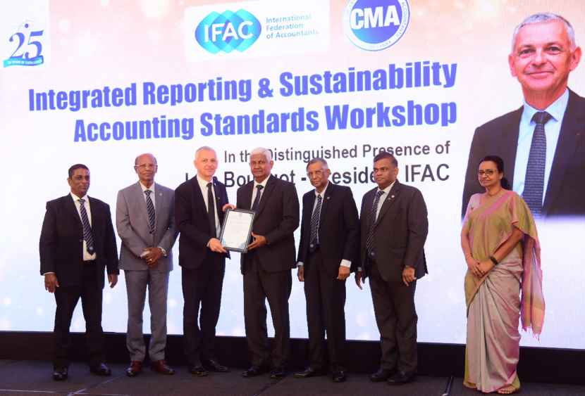 CMA-Award-to-Chairman-LBN.jpg